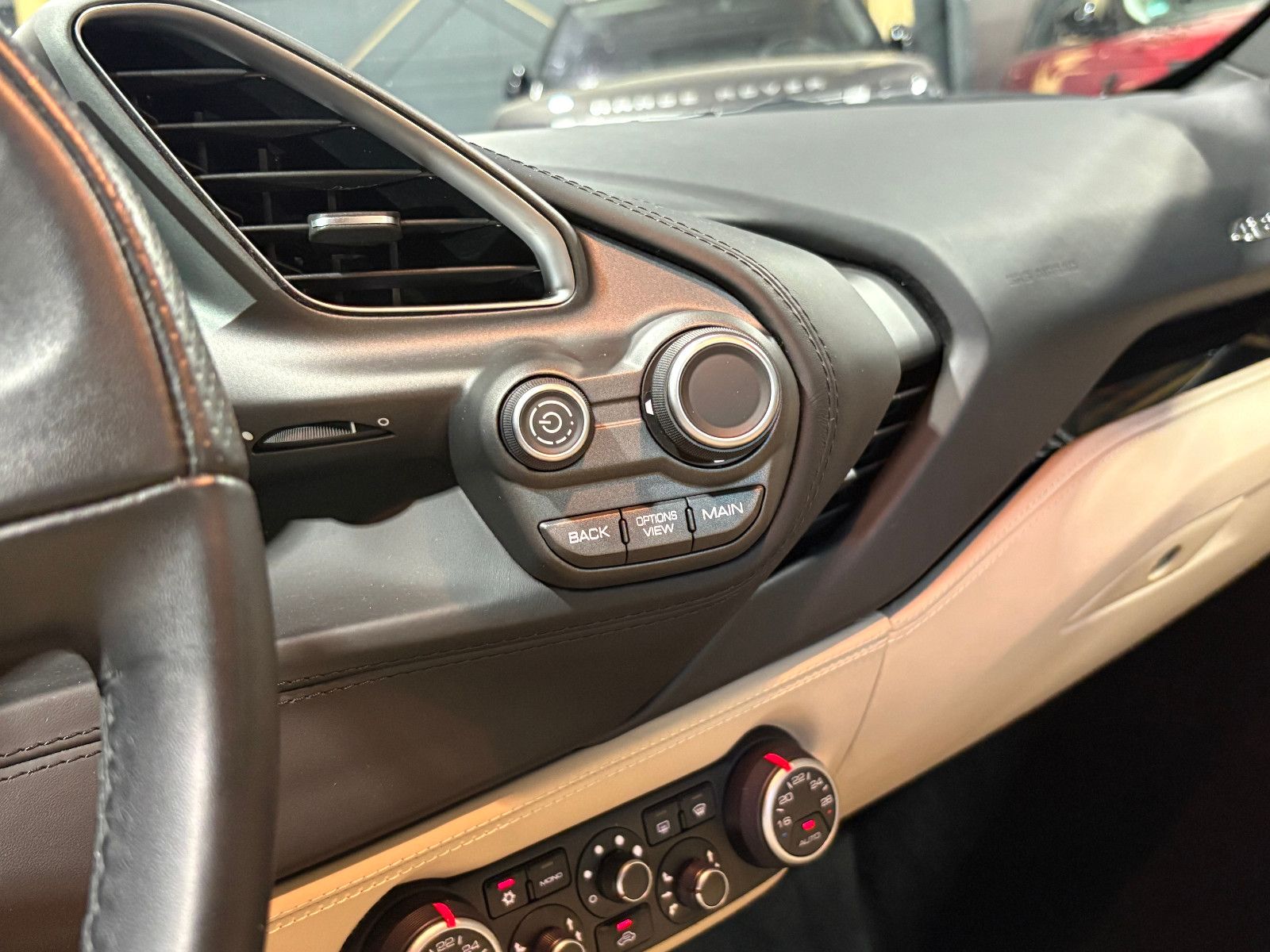 Fahrzeugabbildung Ferrari 488 GTB//LIft/1-HAND.BRD/FERRARI-POWER/GARANT