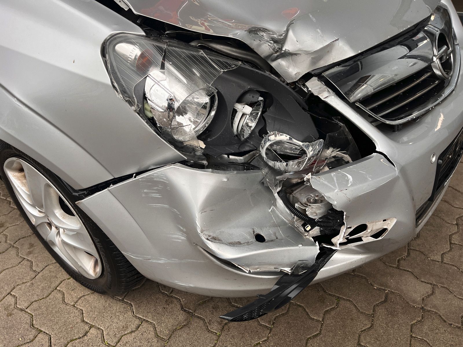 Fahrzeugabbildung Opel Zafira B Design Edition