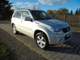 Suzuki Grand Vitara 2.4 Comfort 4x4 KLIMA NAVI XENON AH - Suzuki Grand Vitara mit Benzin-Antrieb