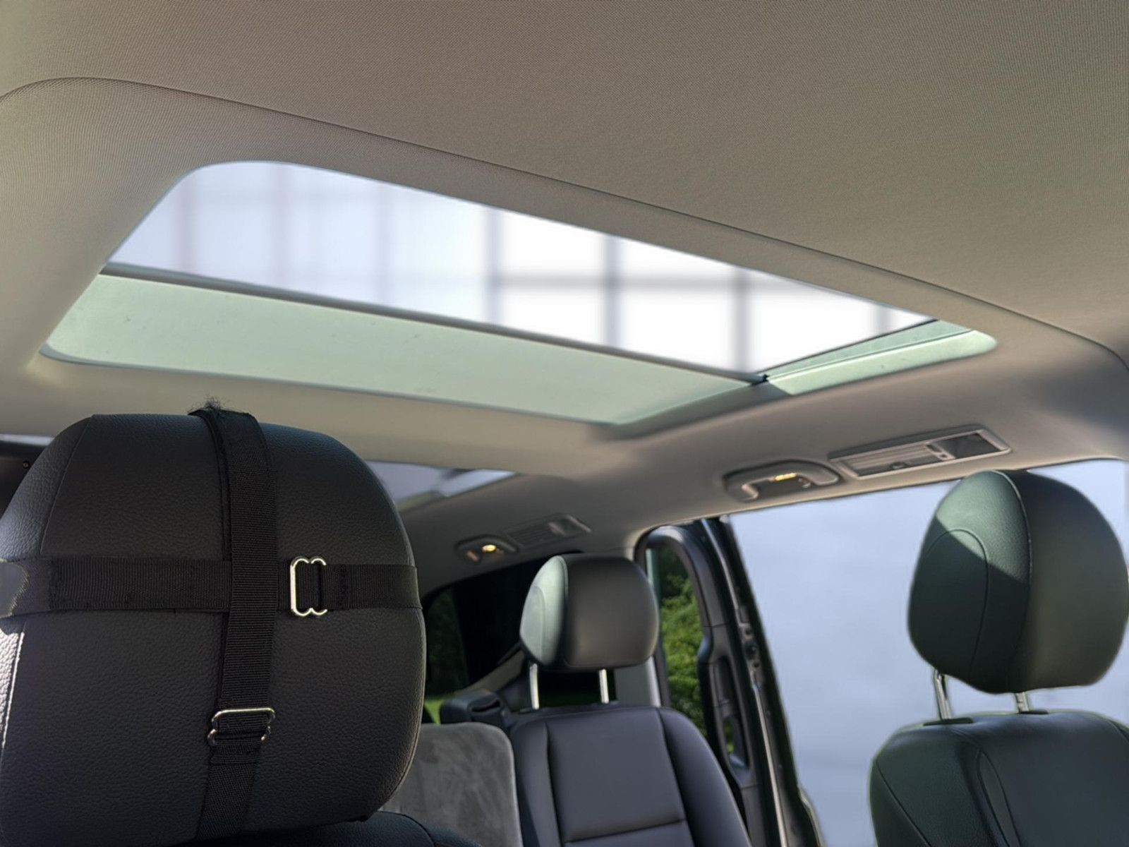 Fahrzeugabbildung Mercedes-Benz Vito Tourer  CDI 4x4 lang Select