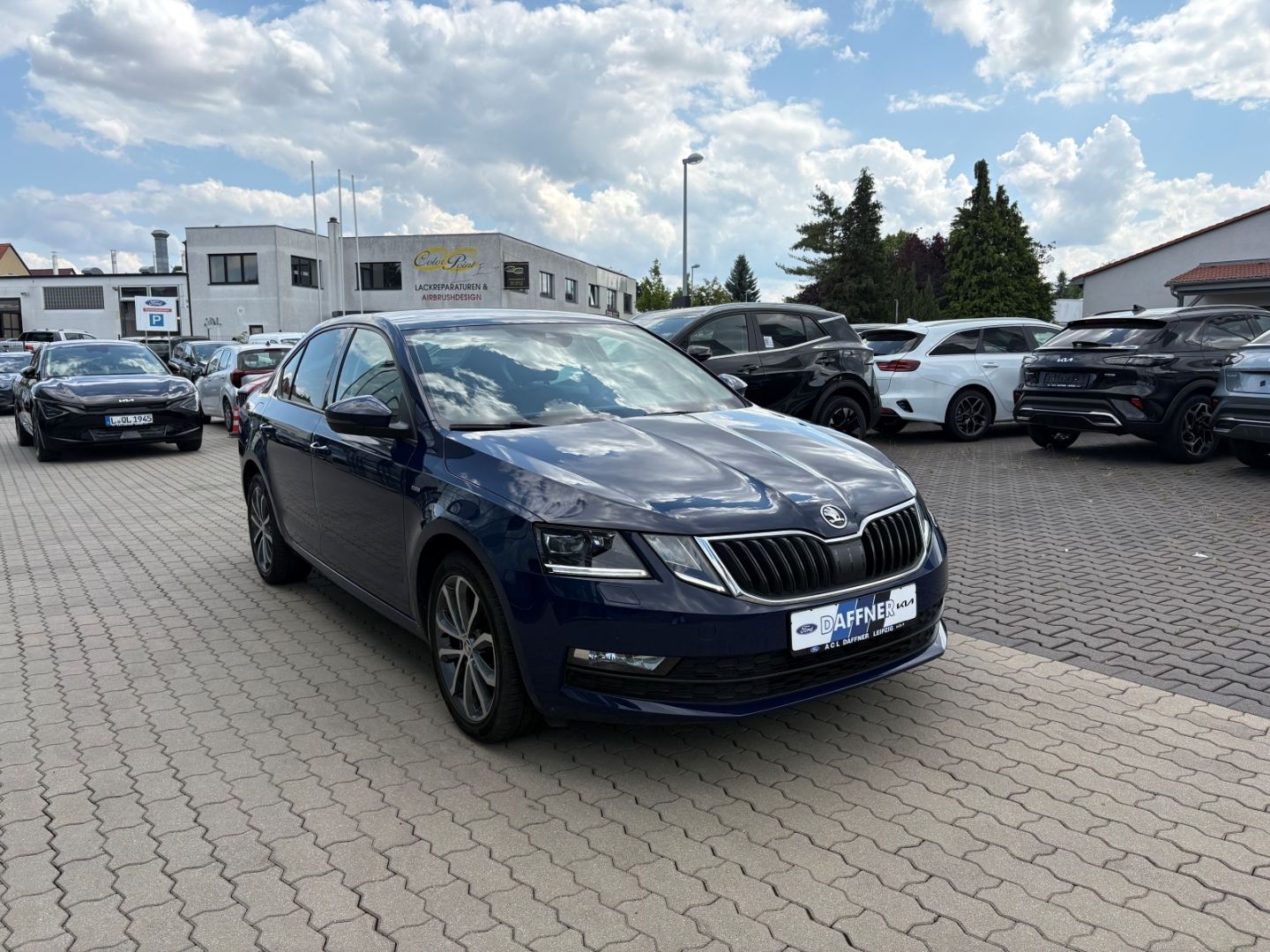 Fahrzeugabbildung SKODA Octavia Drive TotWinkAss Allwetter AppleCarPlay