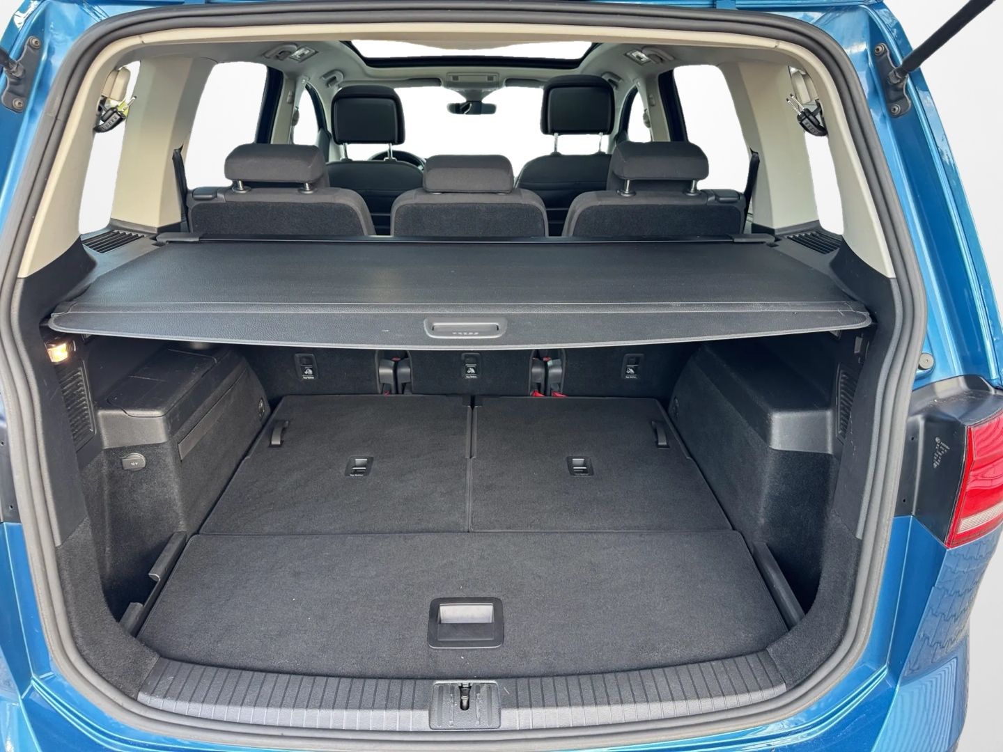 Touran 1.6 TDI "SOUND" *LED*NAVI*PANO*7SITZE*