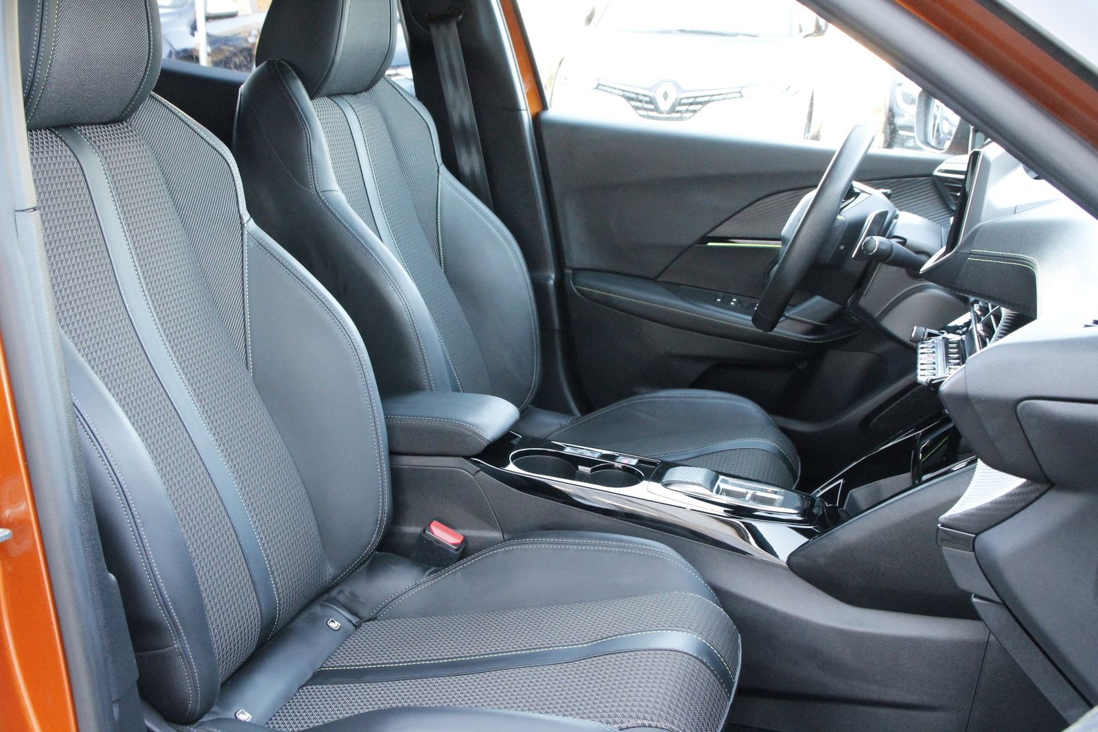 Fahrzeugabbildung Peugeot 2008 (P1) GT PureTech