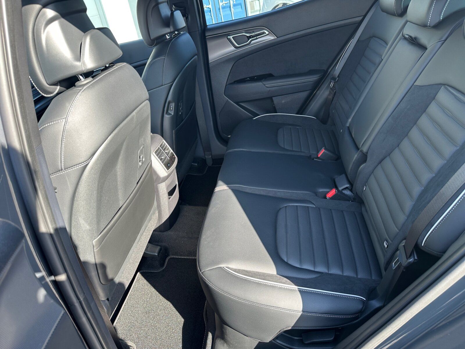 Fahrzeugabbildung Kia SPORTAGE 1.6T HEV AWD GT-Line SD GD DRI SOUN AKT