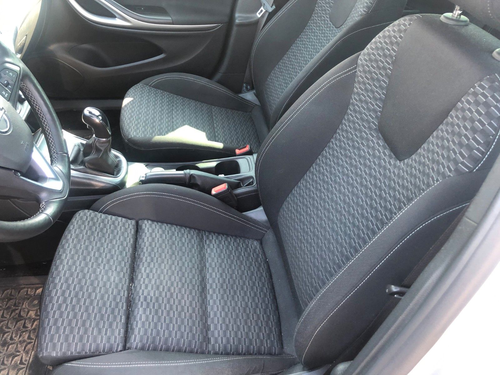 Fahrzeugabbildung Opel Astra K SportsTourer Business Unfall Fahrerseite