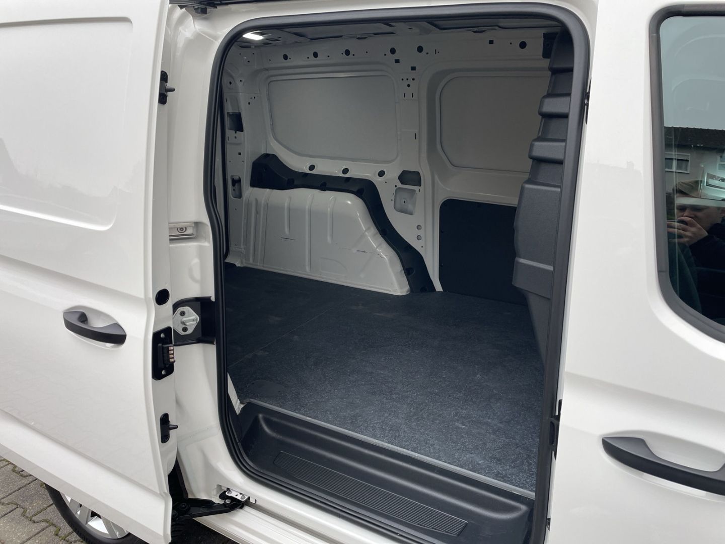 Caddy Maxi Cargo 2.0 TDI AHK/Kamera/Sitzheizung 