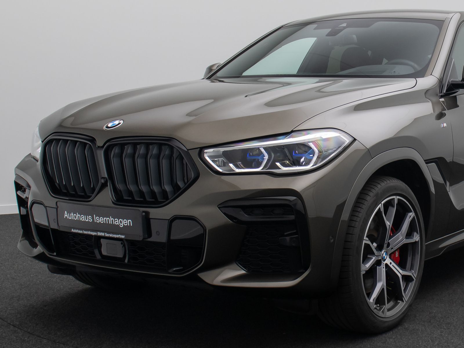Fahrzeugabbildung BMW X6 xD30d MSport Kamera Laser HUD DAB HiFi 21Zoll
