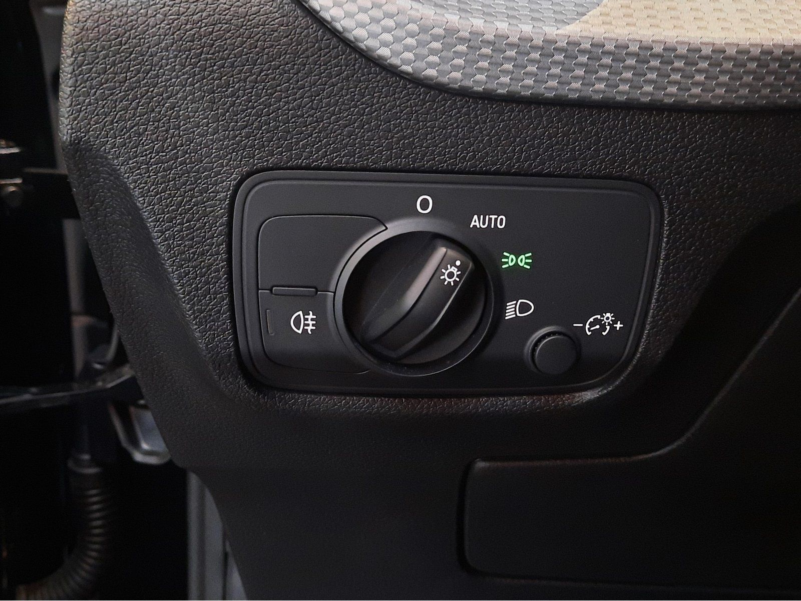 Fahrzeugabbildung Audi Q2 35 TFSI advanced S-Tronic *Cam*LED*AppC.*