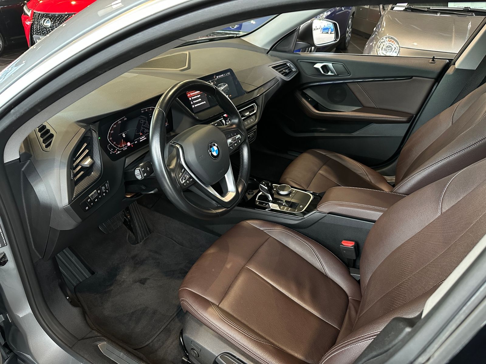 Fahrzeugabbildung BMW 218i Gran Coupe Advantage AHK LED ACC NAVI