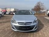 Opel Astra J Lim. 5-trg. Exklusiv - Opel Astra: Exklusiv