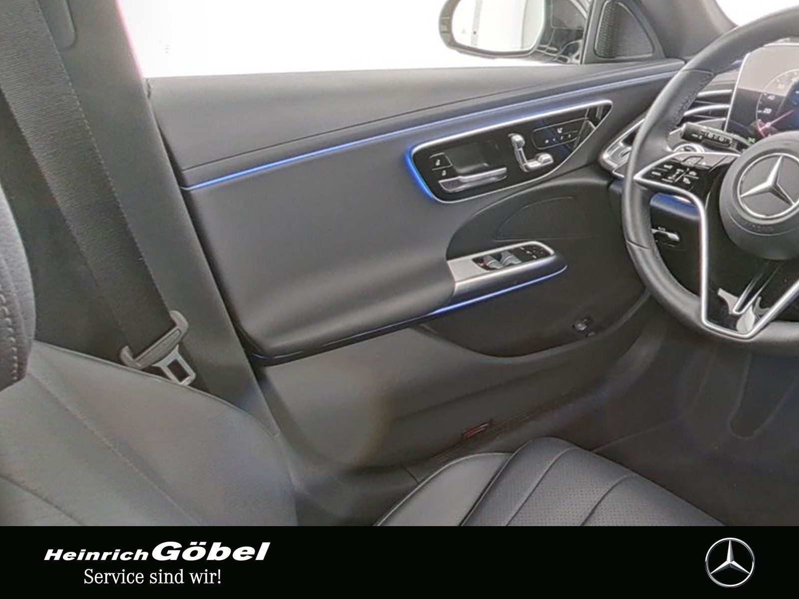 Fahrzeugabbildung Mercedes-Benz E 300 T e AVANTGARDE+AHK+DIGITAL+360°+MEMORY+SMI