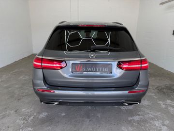 Mercedes E 200 - 11