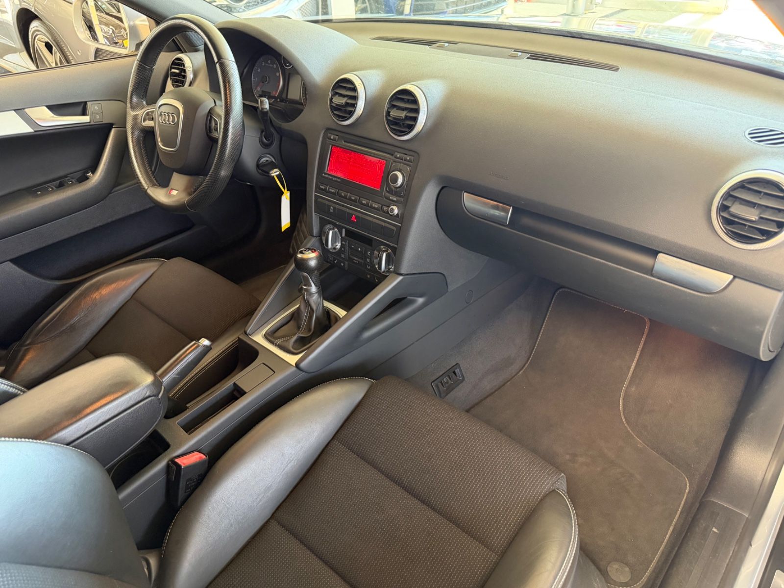 Fahrzeugabbildung Audi A3 Sportback 1.8 TFSI S line Sportpaket plus