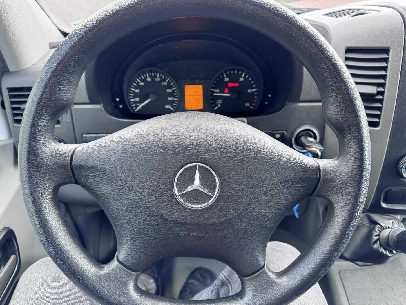 Fahrzeugabbildung Mercedes-Benz Sprinter 214 CDI DoKa Pritsche Plane Klima