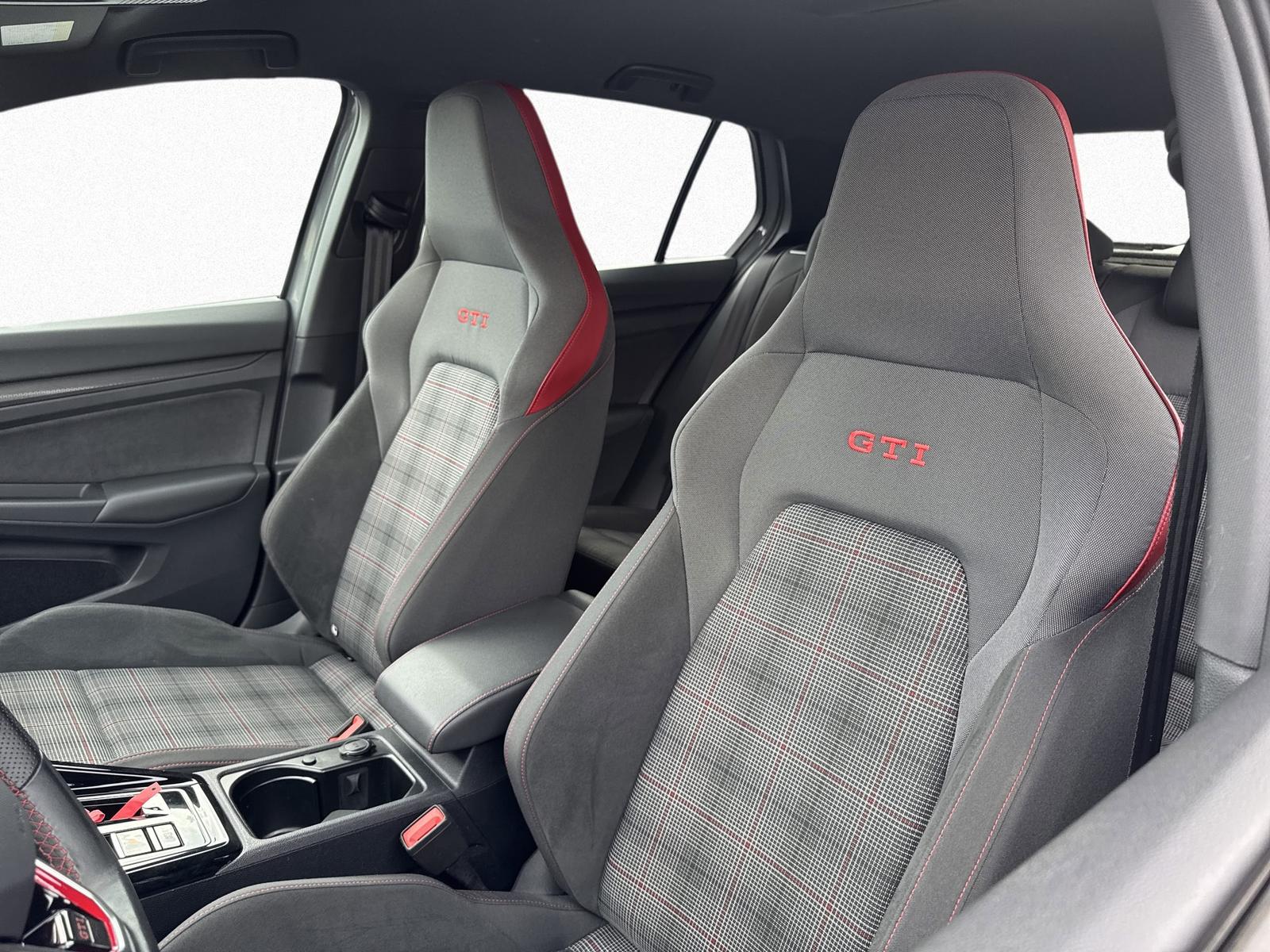 Volkswagen Golf VIII GTI 2.0 TSI 7-DSG NAVI KLIMA PDC