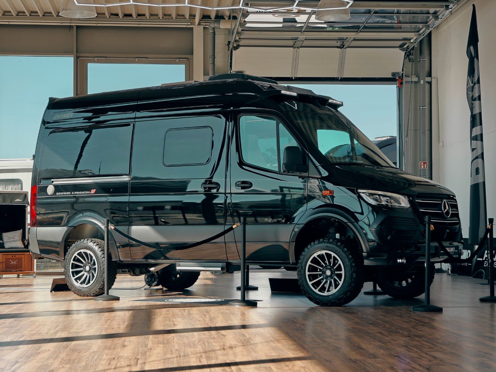 Fahrzeugabbildung HYMER / ERIBA / HYMERCAR GRAND CANYON S 4x4 MB 600 by palmo