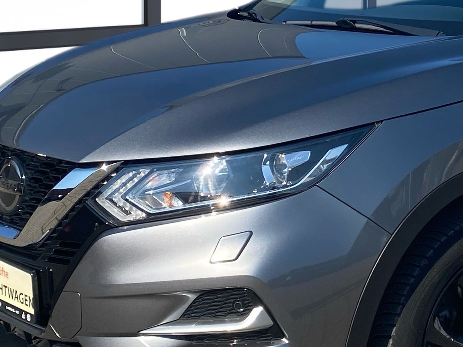 Fahrzeugabbildung Nissan Qashqai 1.3 DIG-T N-Connecta Automatik TCE 160