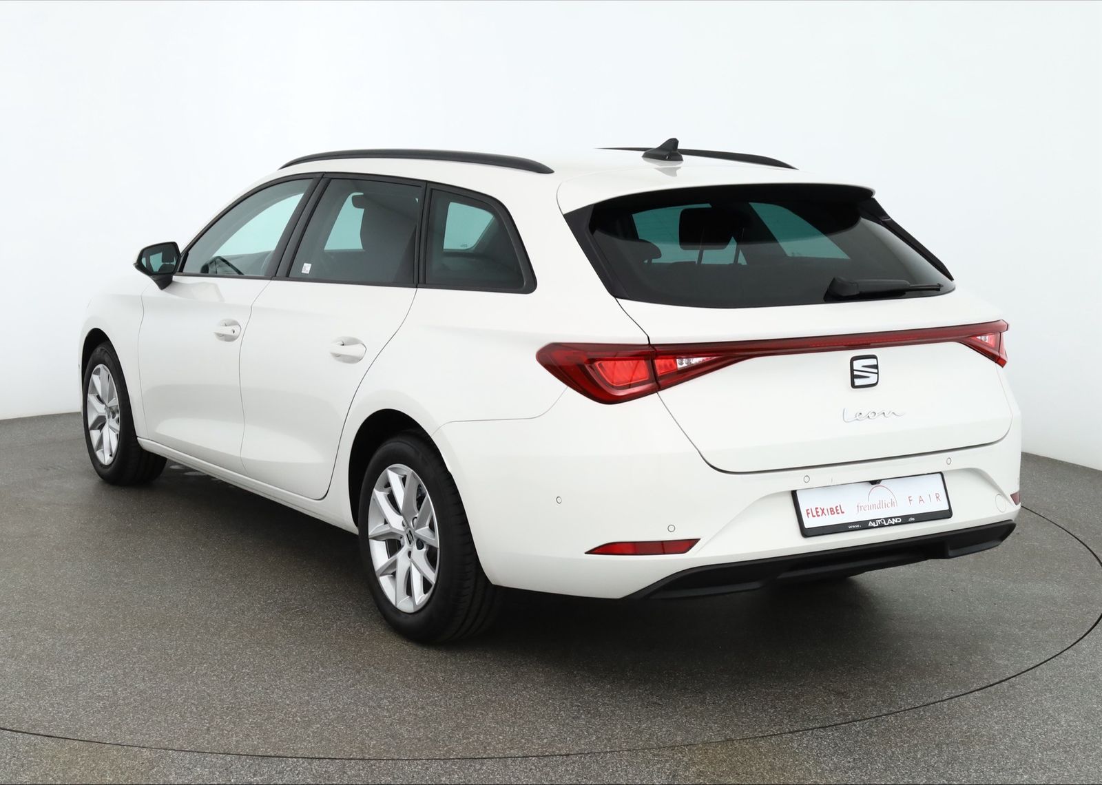 Seat Leon ST 2.0 TDI Style LED Navi ACC Kamera DAB imagem 3