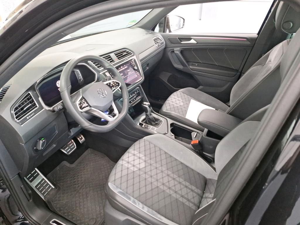 Fahrzeugabbildung Volkswagen Tiguan R-LINE DSG LED AHK ACC 19' APP-CON. 1H