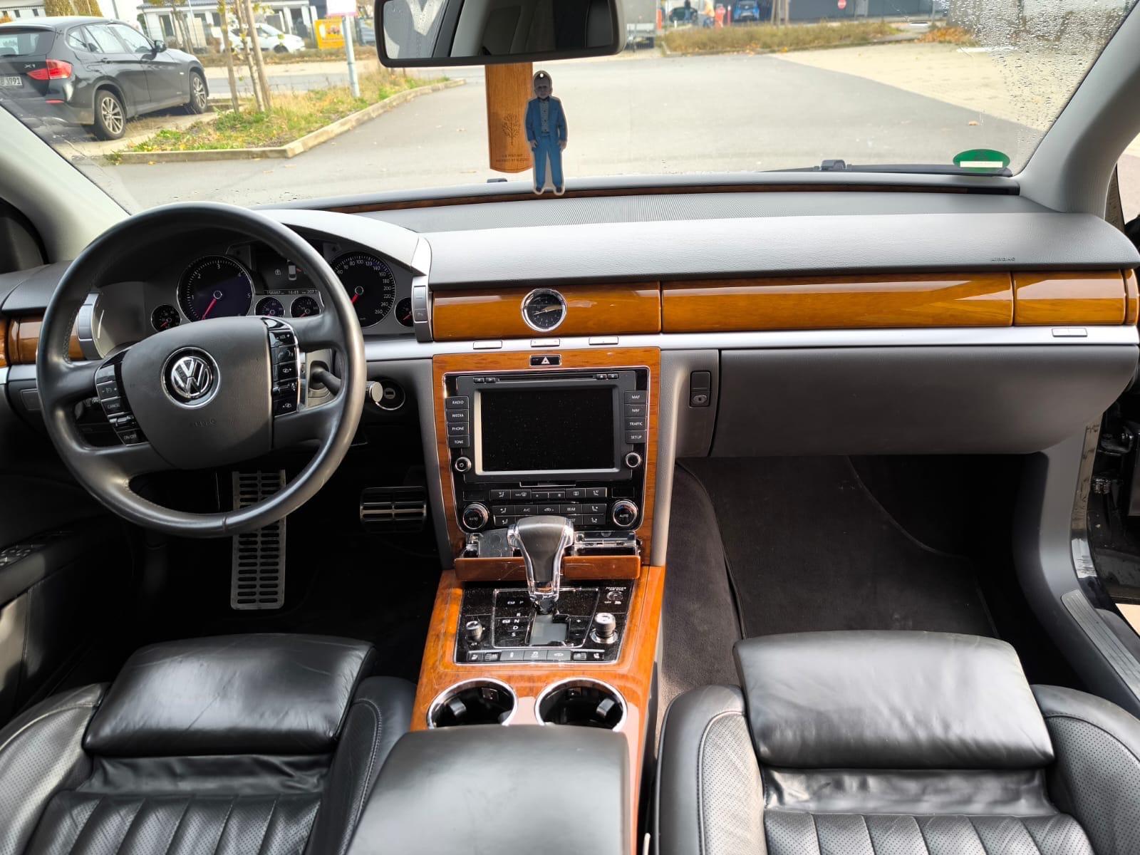 Volkswagen Phaeton 3.0 V6 TDI 4MOTION Kühlschrank Tausch mö