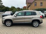 Volkswagen Tiguan 2.0TDI, AHK, TÜV+Service sowie Reifen neu - : Beige, Panorama-Dach, Geländewagen