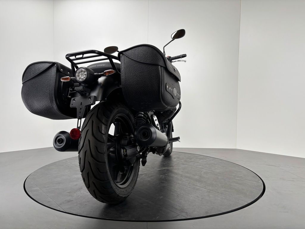 Fahrzeugabbildung Moto Guzzi V7 IV STONE *LEDERTASCHEN *NEUWERTIG