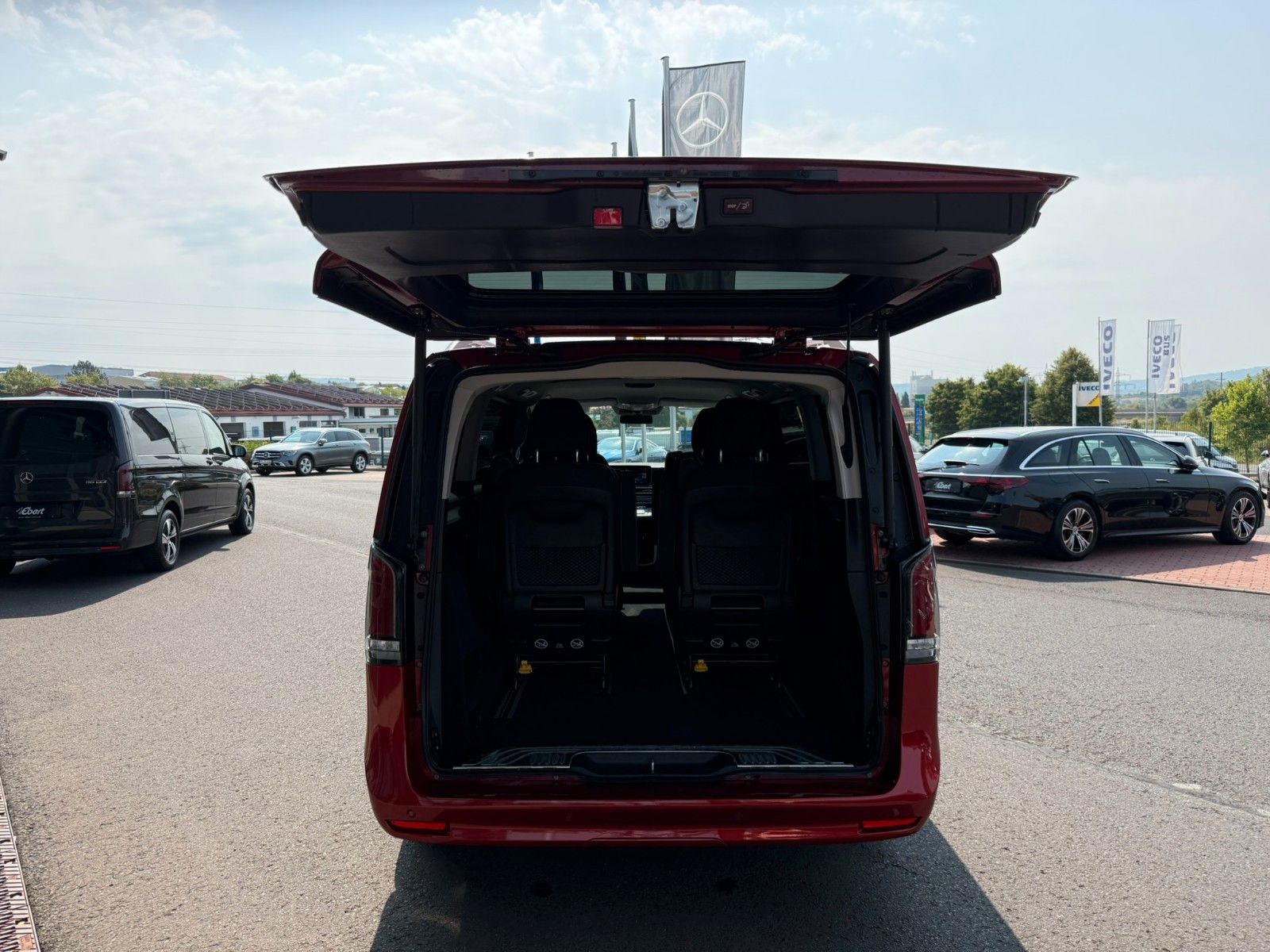 Fahrzeugabbildung Mercedes-Benz V 220 d STYLE AHK2,5to DISTRONIC LED elekt Türen