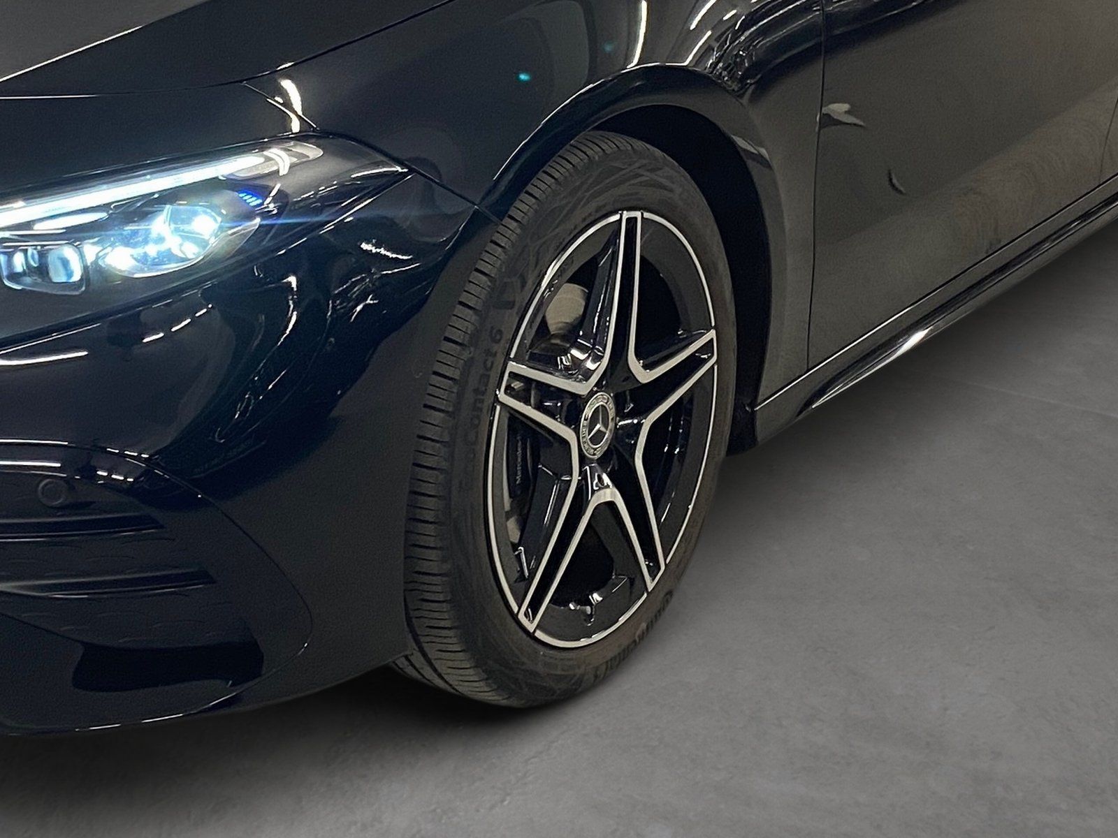 Fahrzeugabbildung Mercedes-Benz A 200 AMG Premium*Pano*Distro*Totwink*Multibeam*