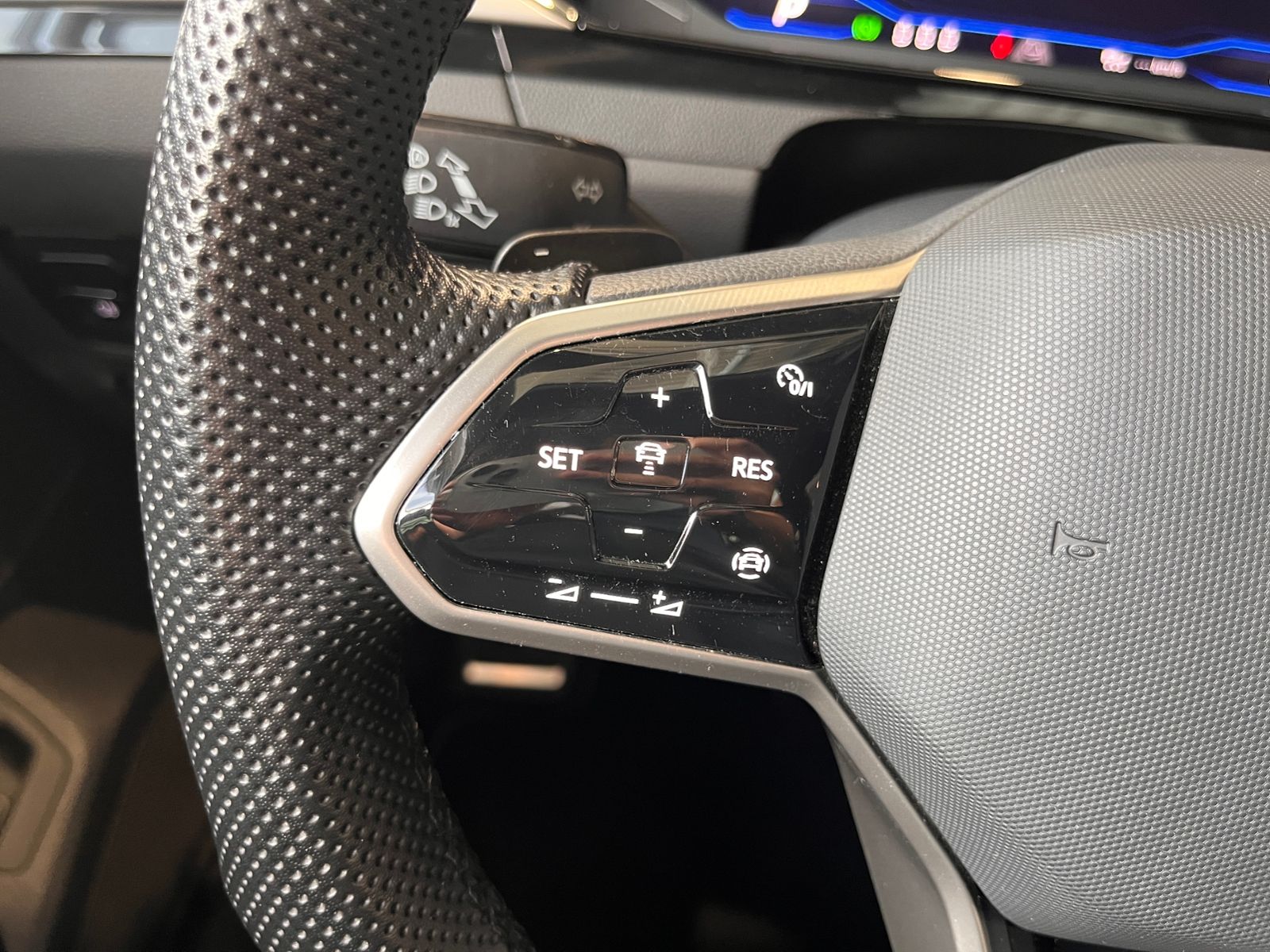 Fahrzeugabbildung Volkswagen Arteon R-Line 360° SHZ LED NAVI
