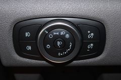 Fahrzeugabbildung Ford Tourneo Custom Active L1 8-Sitzer + ACC + AHK
