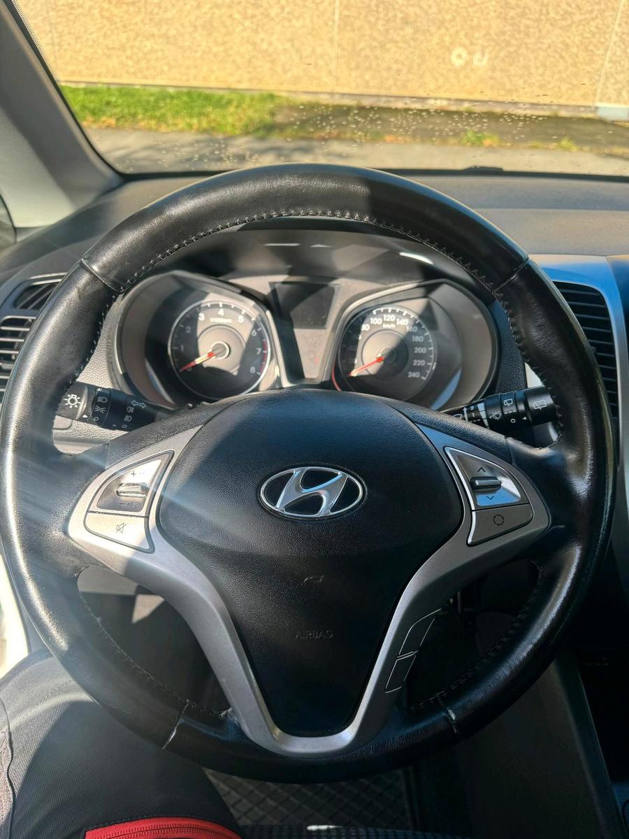 Hyundai ix20 2015 — photo 10