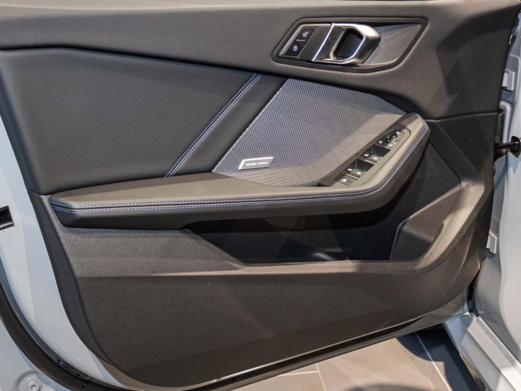 BMW 220 - Bild 6