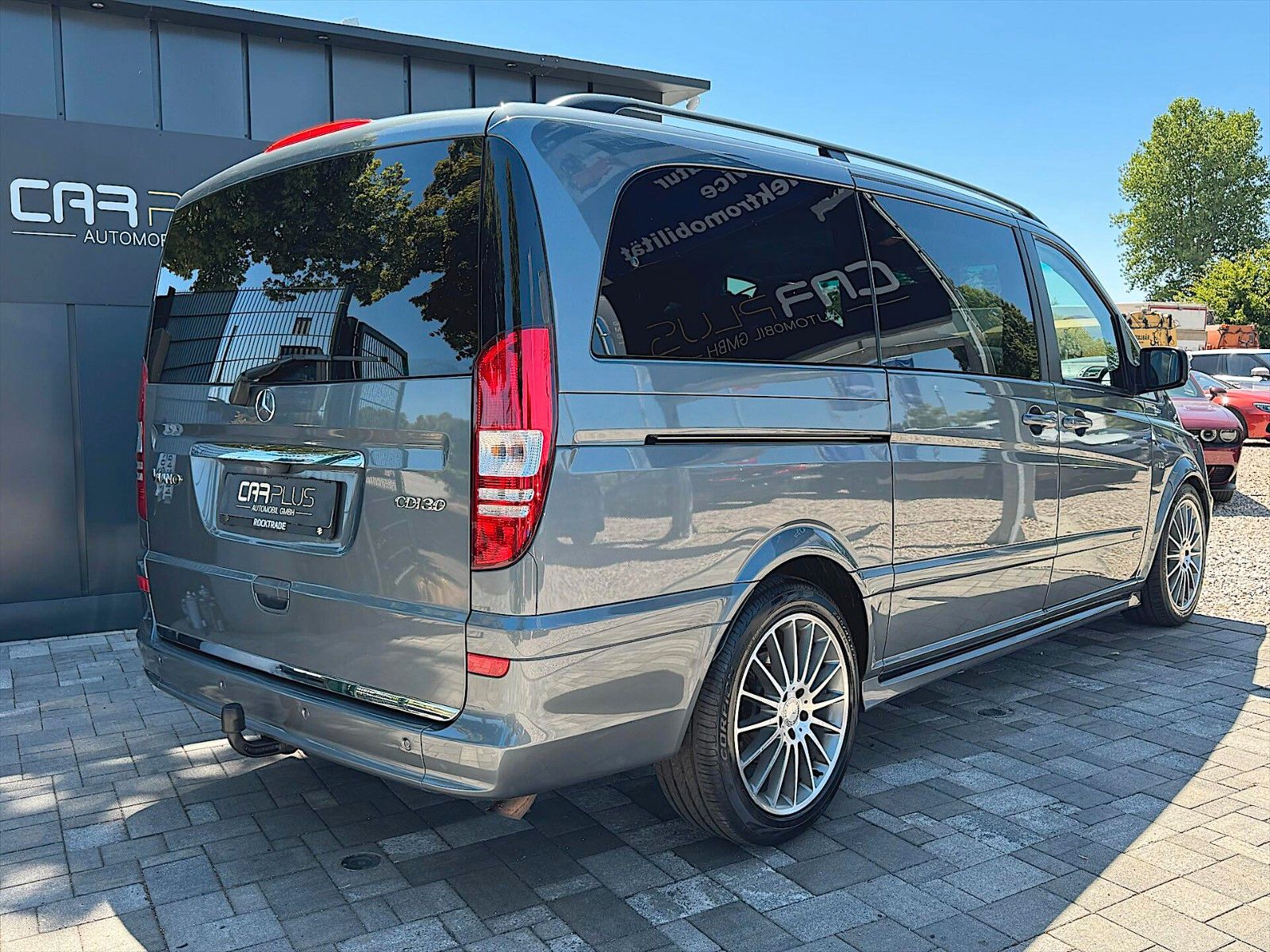 Fahrzeugabbildung Mercedes-Benz Viano 3.0 CDI Avantgarde Edition 125 lang *Pano*