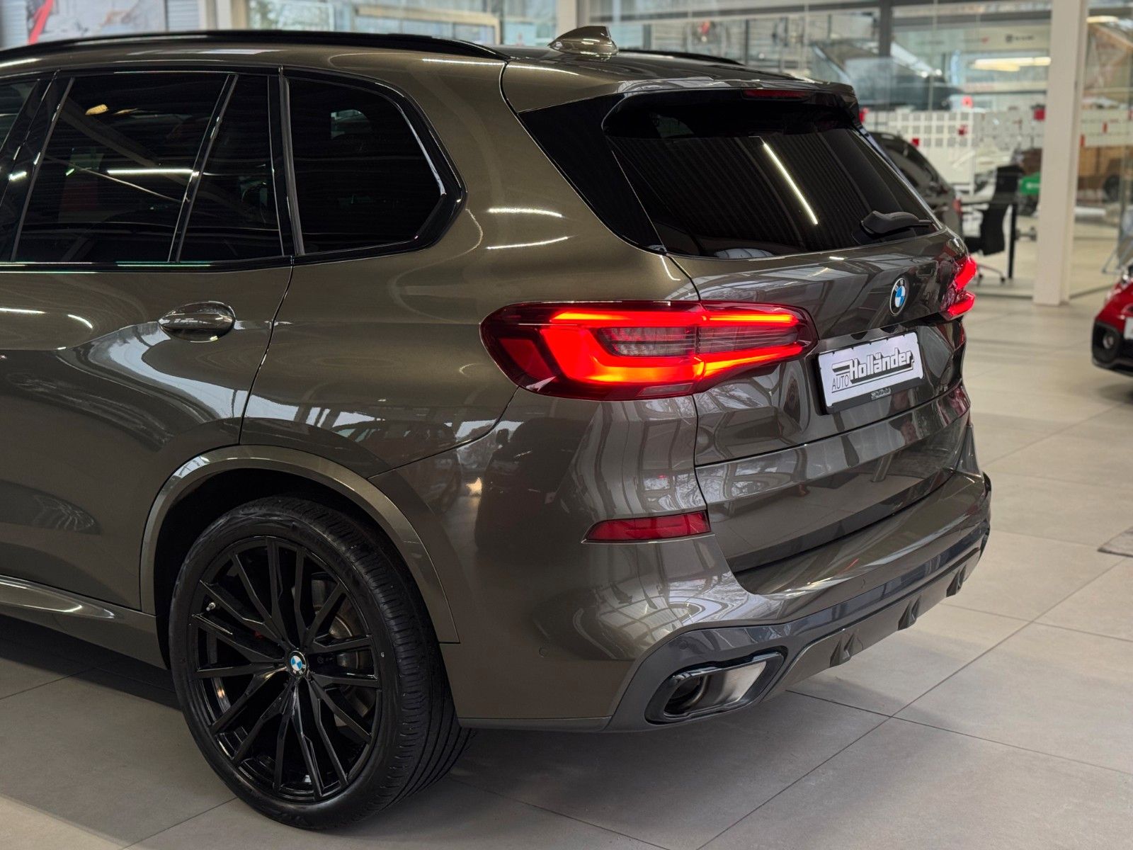 Fahrzeugabbildung BMW X5 xDrive 30d M-Sport "Driving As. Professional"