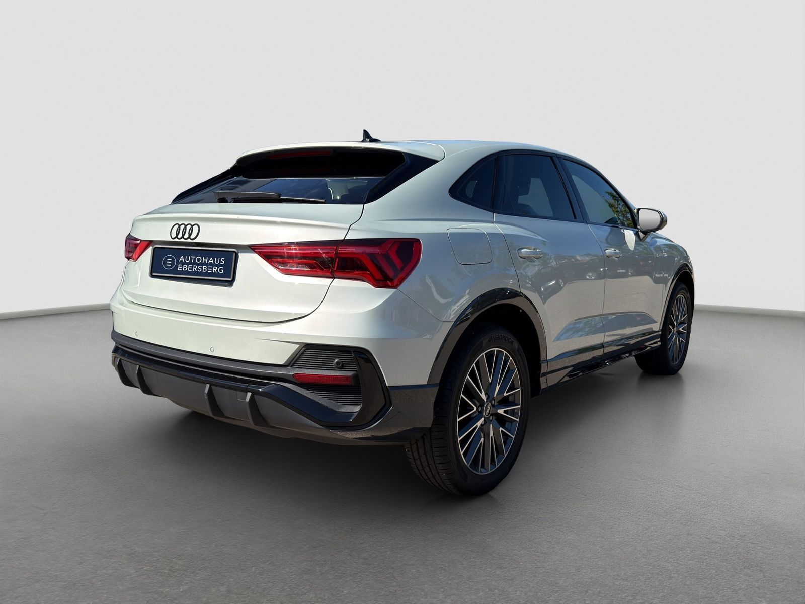 Audi Q3 Sportback S line 45 TFSI e Hybrid Kompaktlade foto 5