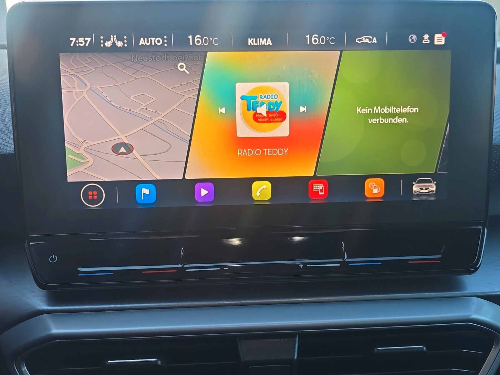 Fahrzeugabbildung SEAT Leon FR Sports LED+NAV+APP+ACC