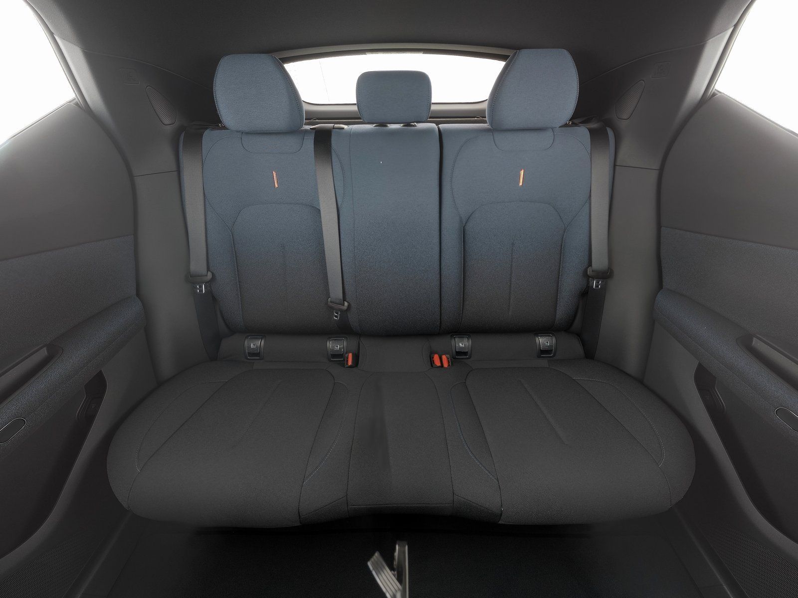 Lynk & Co 02