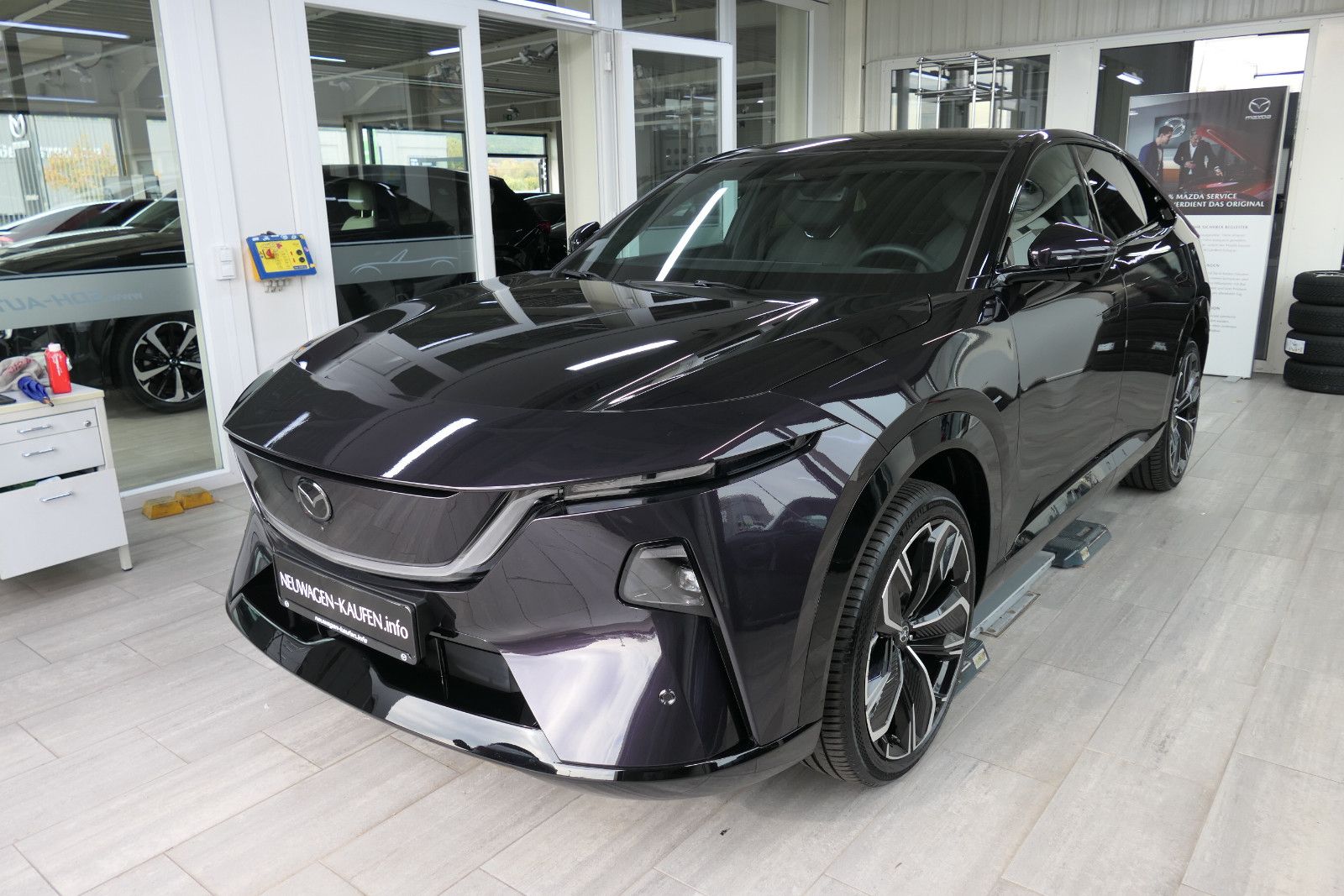 Mazda CX 6e Takumi mit 21 Zoll Räder inkl. ab sofort imagem 2