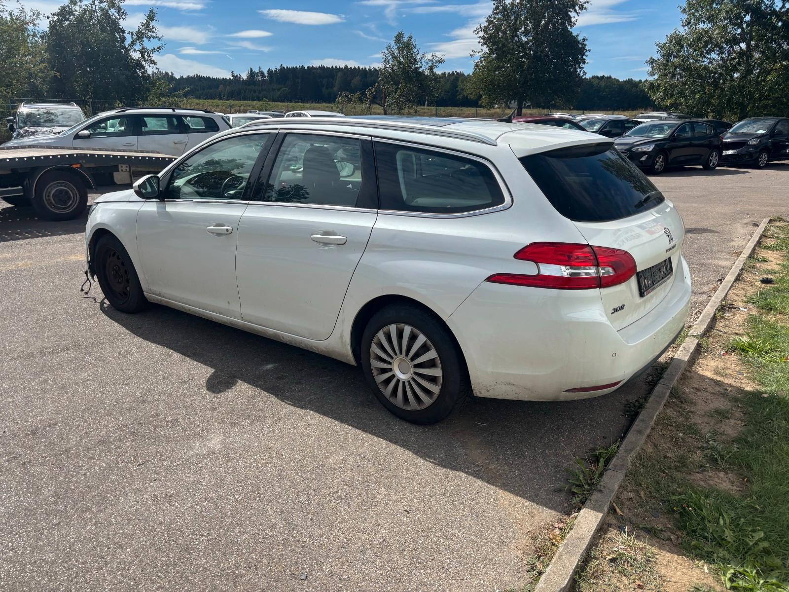 Peugeot 308 2015 — photo 7
