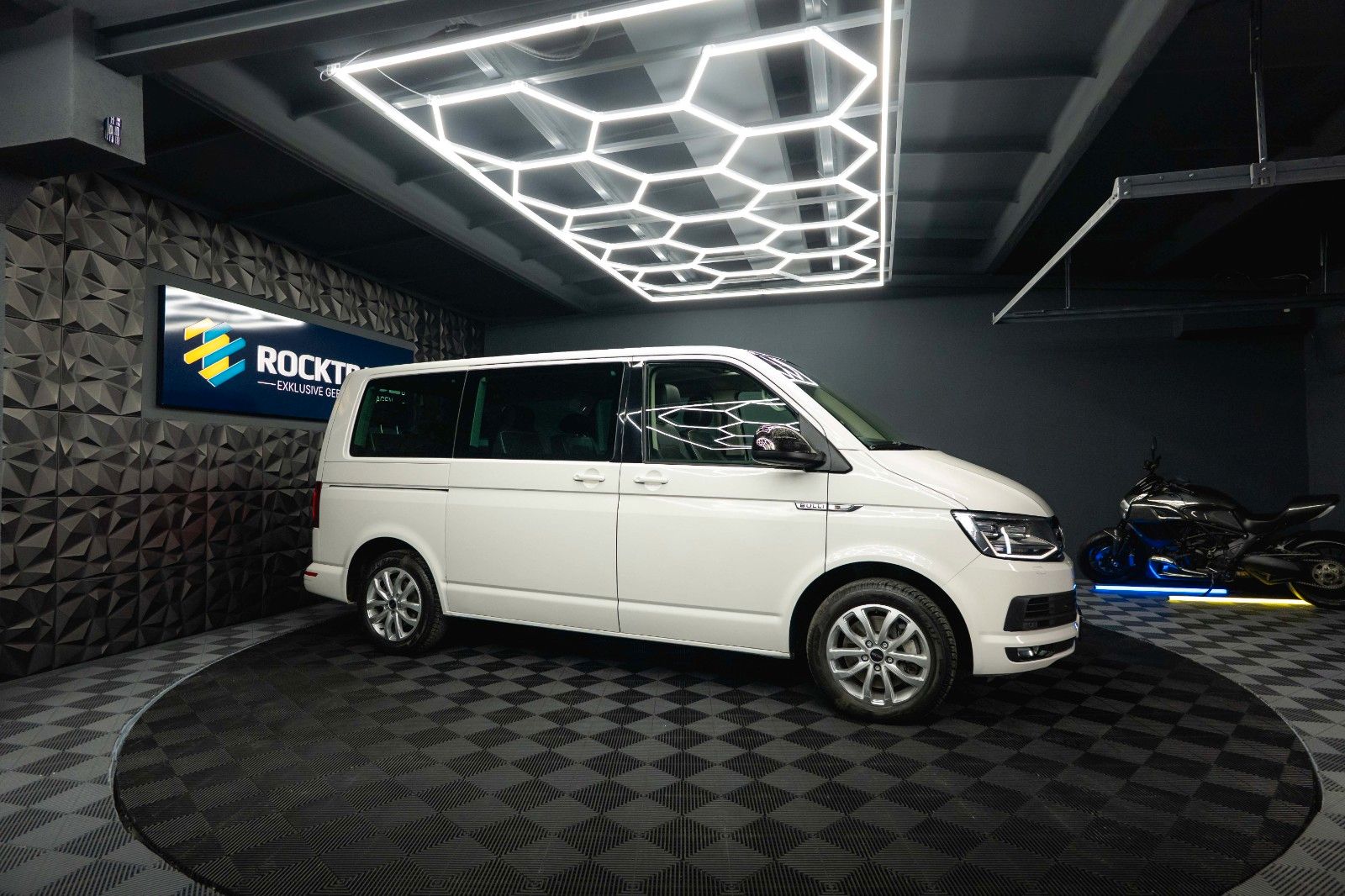 Fahrzeugabbildung Volkswagen T6 Multivan Edition 30 4Motion Sport *LED*Kamera