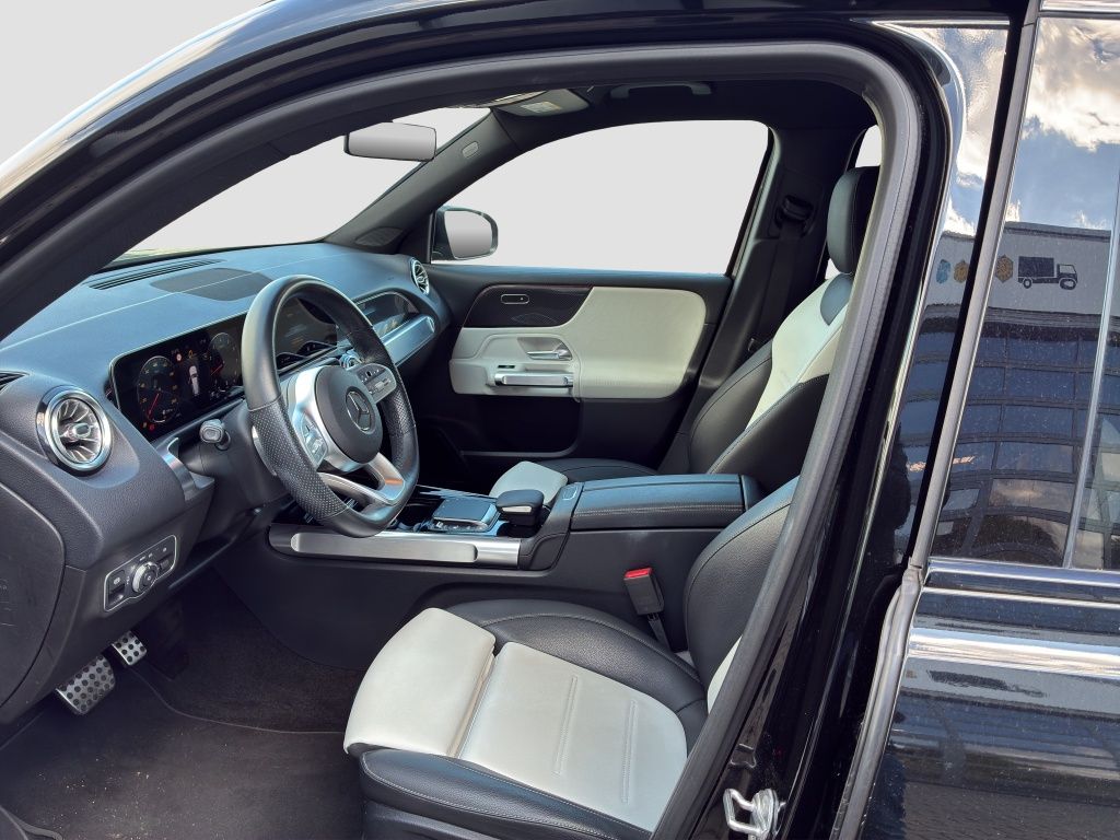 Fahrzeugabbildung Mercedes-Benz GLB 200 AMG Line*Night Paket*Kamera*Ambiente
