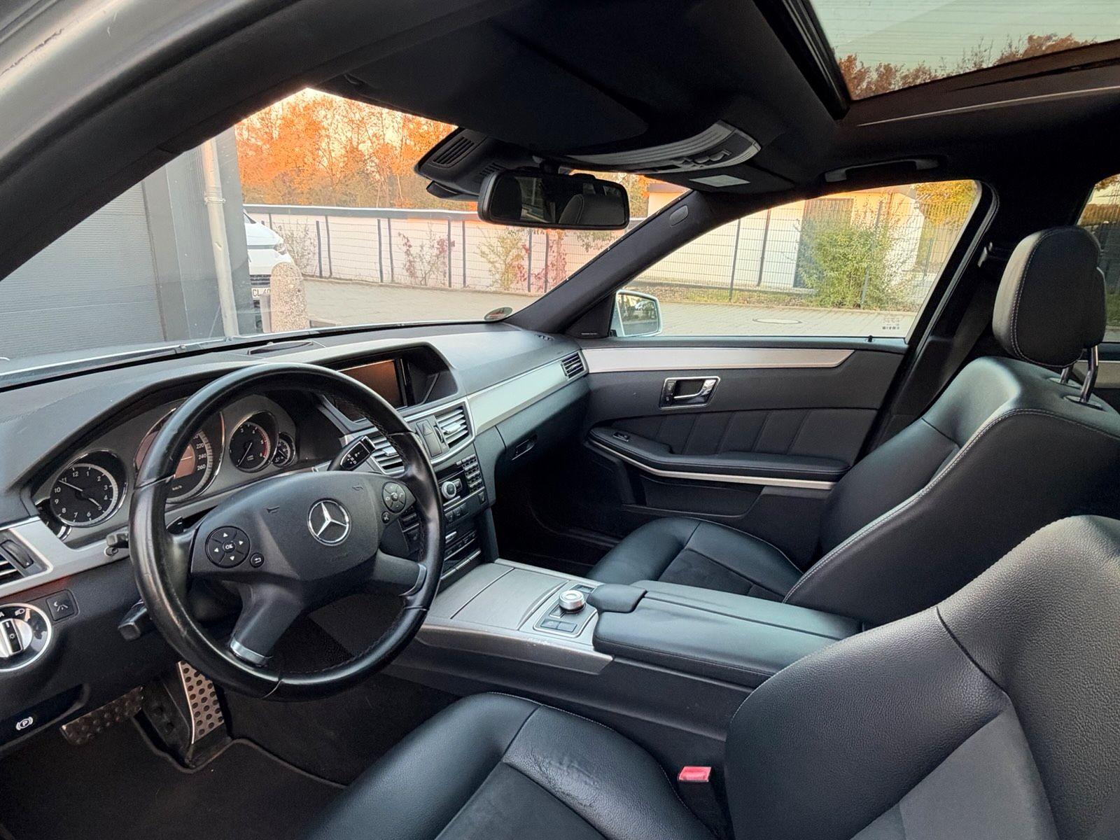 Audi A8 2010 — photo 11