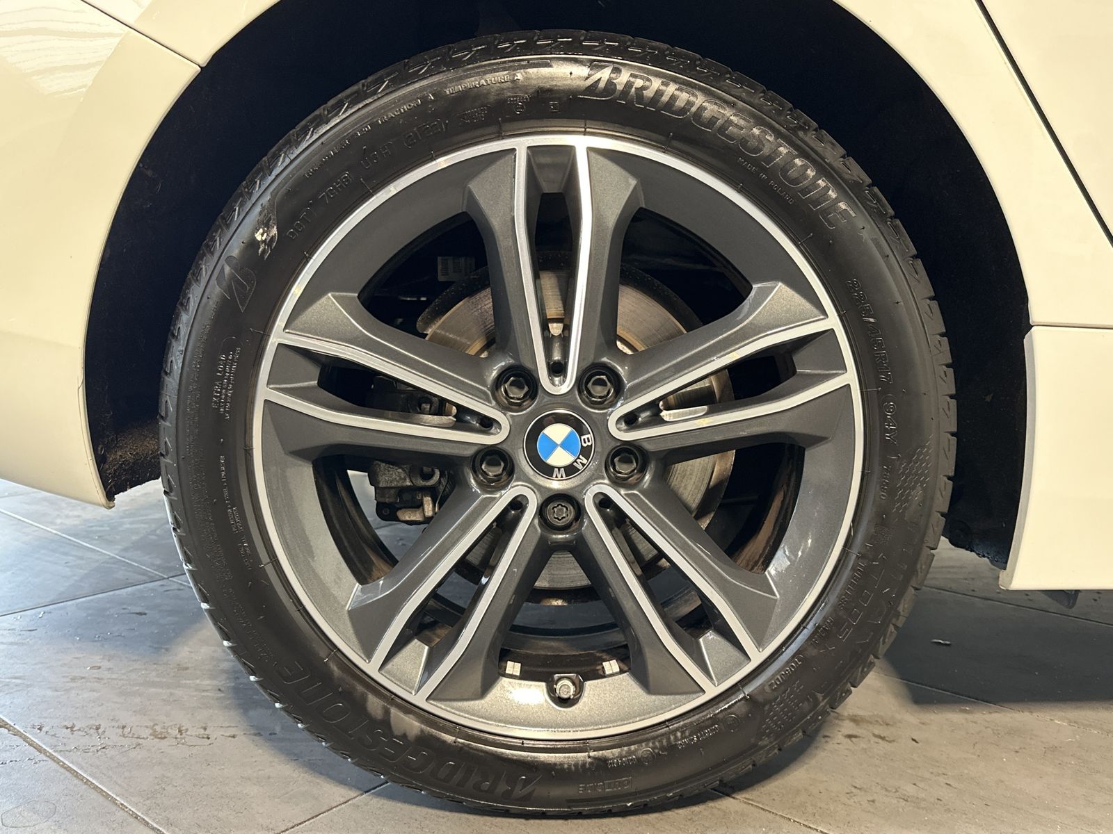 Fahrzeugabbildung BMW 118i 5-Türer Aut. Sport-Line NAV+LED+HIFI+17ZOLL