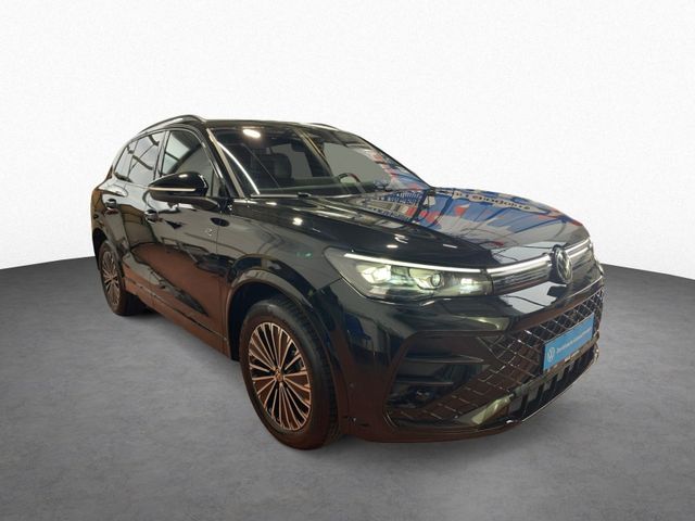 Tiguan 1.5 eTSI DSG R LINE IQ.LIGHT+AHK+PANO+HUD