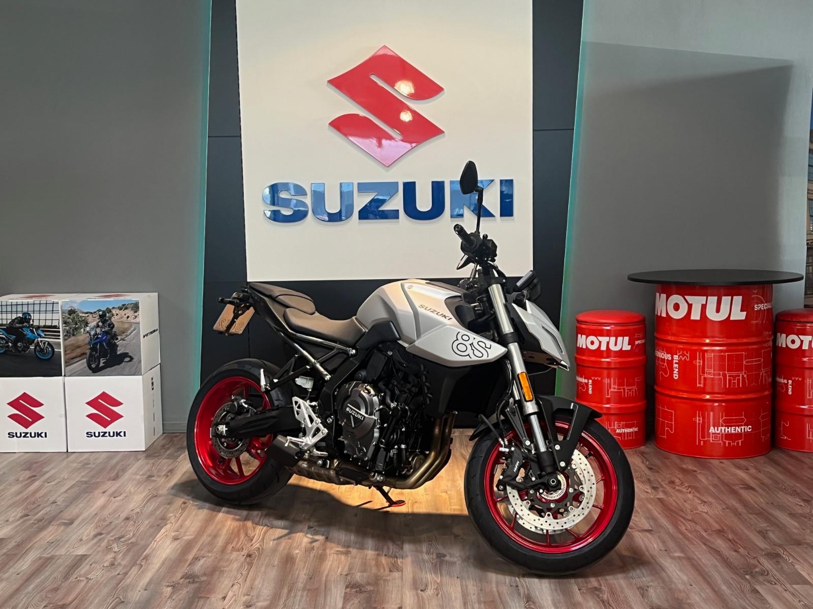 Suzuki GSX 8 S