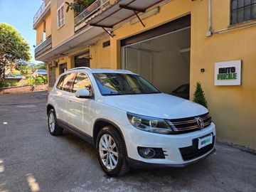Volkswagen Tiguan - 1