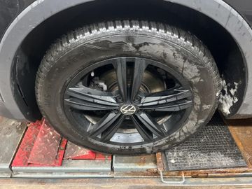Volkswagen Tiguan - 11