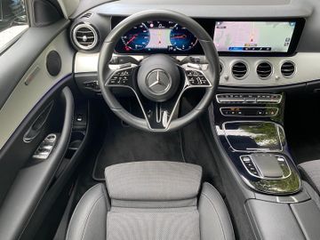 Mercedes E 200 - 11