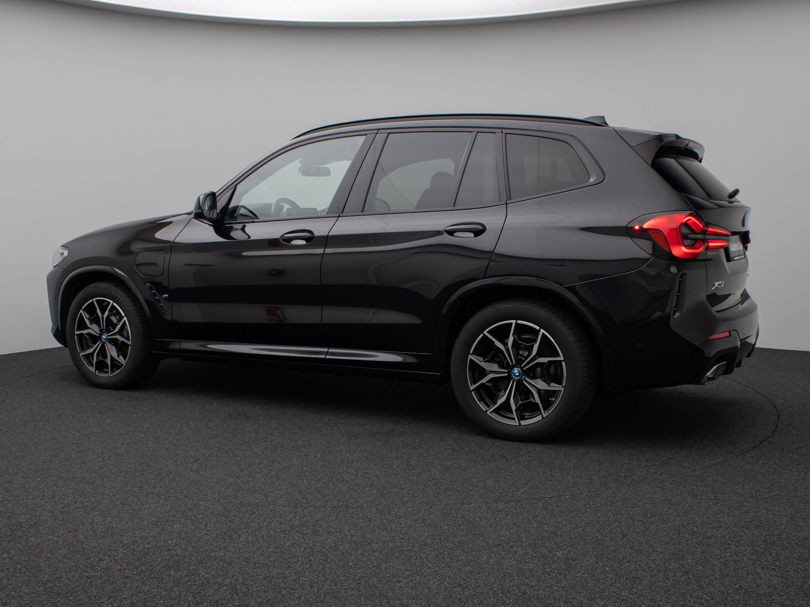 Fahrzeugabbildung BMW X3 xD30e M Sport 360° DAB HiFi AHK Leder 19Zoll