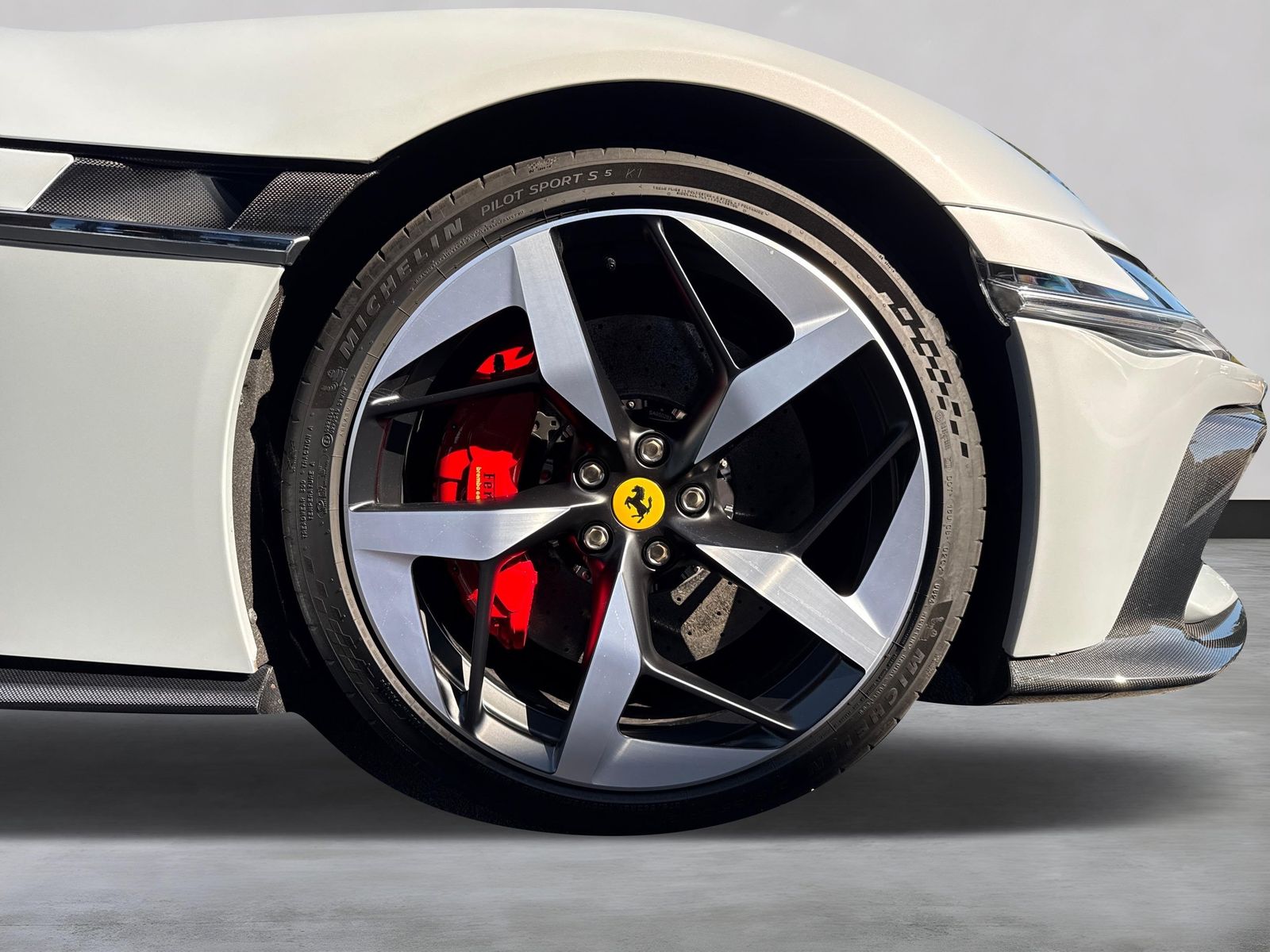 Ferrari 12Cilindri *Embleme*Navi*PDC*Klima*Leder* foto 12